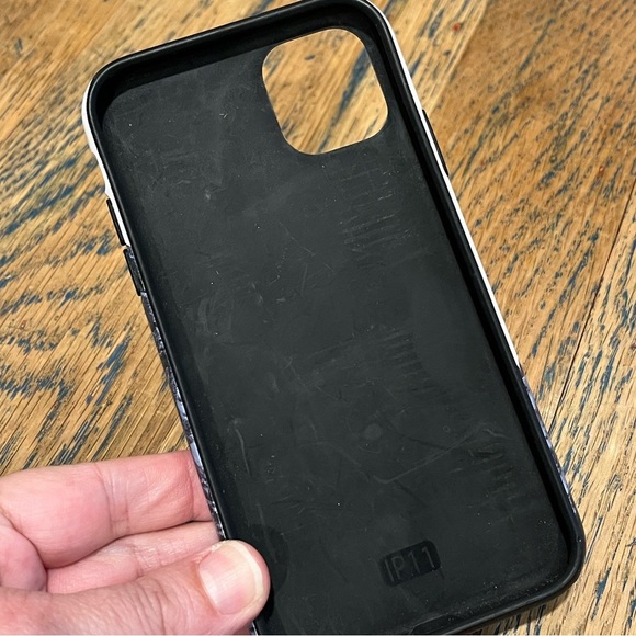 💙 KASEME IPHONE CASE – MONTAGNE HIVERNALE (iPhone11) - Picture 3 of 5